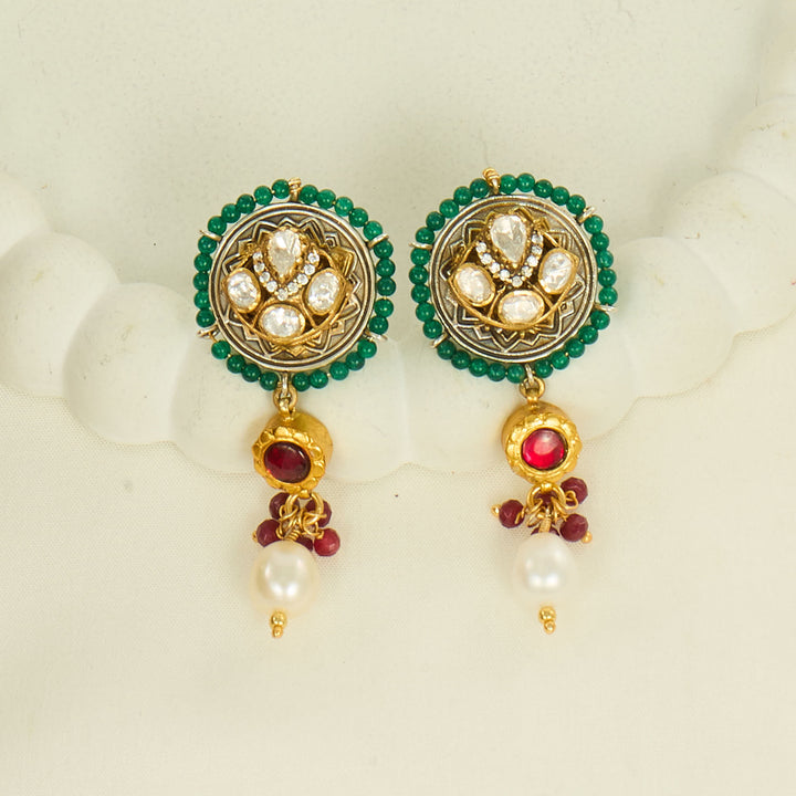 Luxurious Short Necklace Set