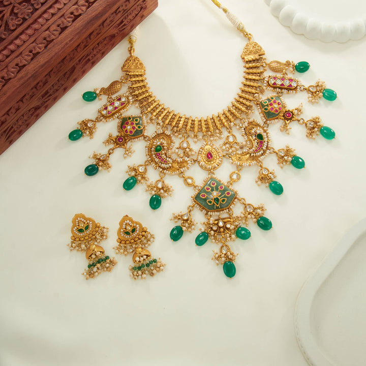 Yahibha Boho Short Necklace Set