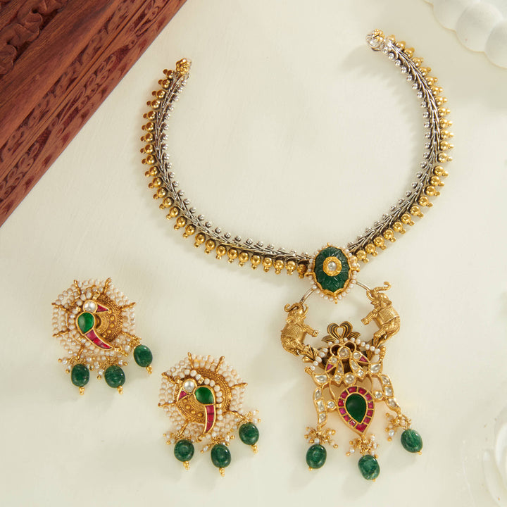 Aravika Boho Short Necklace Set