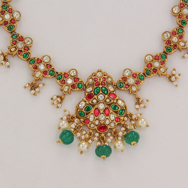 Lavikha Kundan Short Necklace