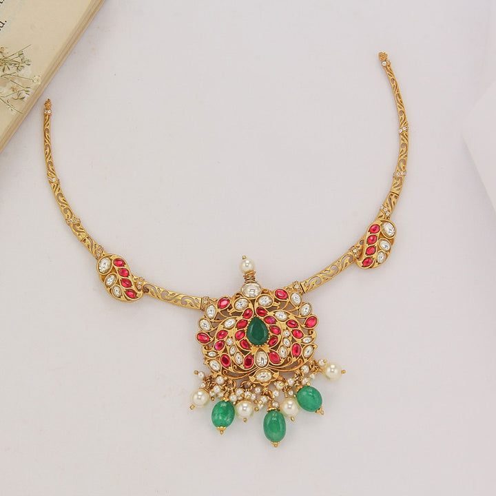 Aavisha Kundan Short Necklace