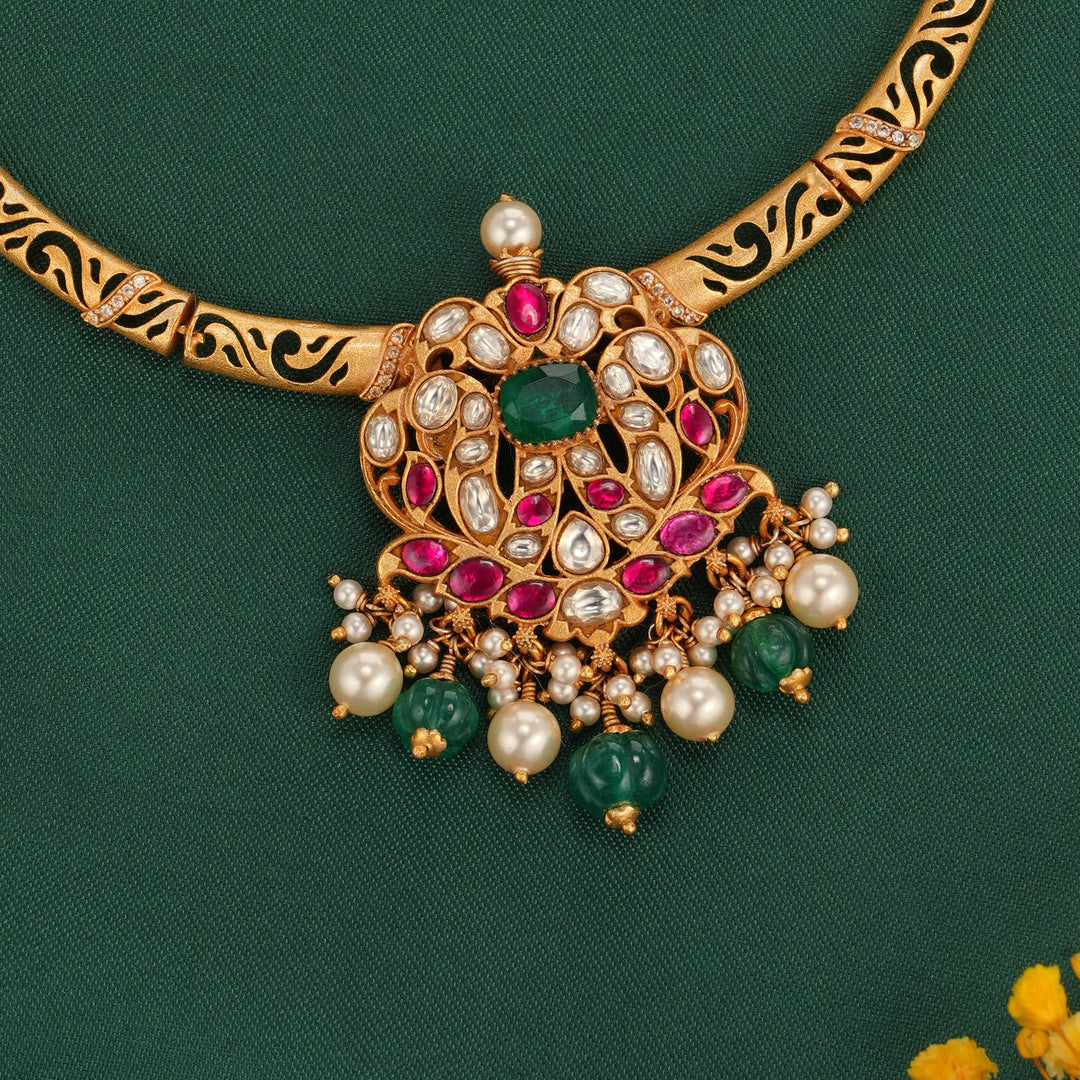 Dhriti Kundan Short Necklace
