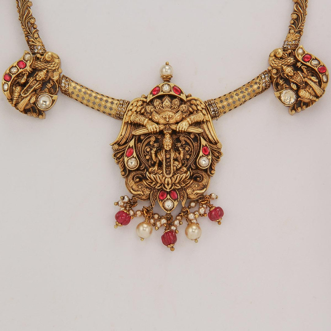 Divine Hasli Short Necklace