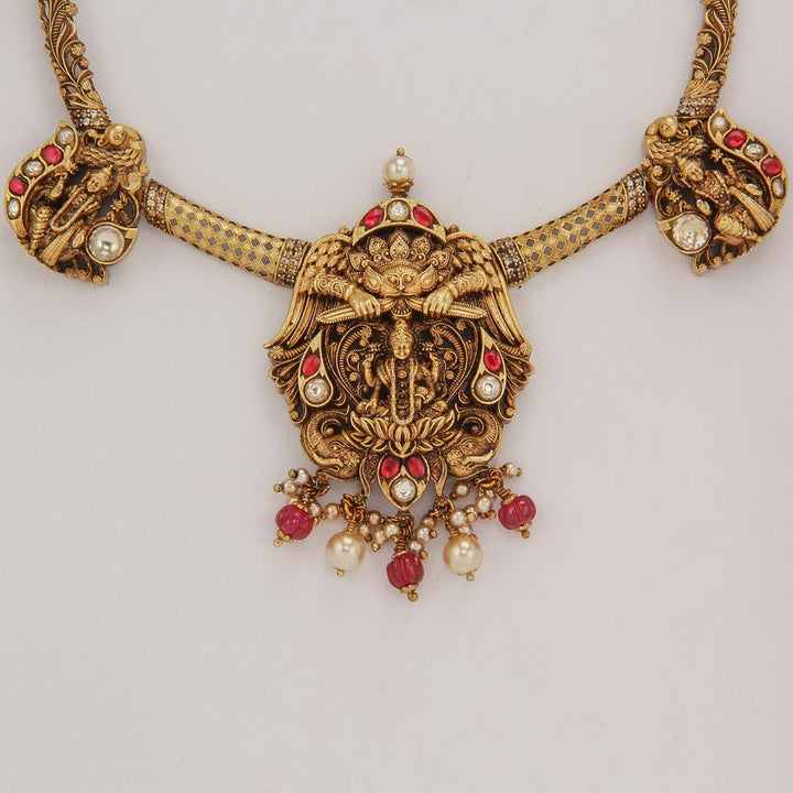 Divine Hasli Short Necklace