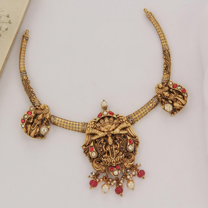 Divine Hasli Short Necklace