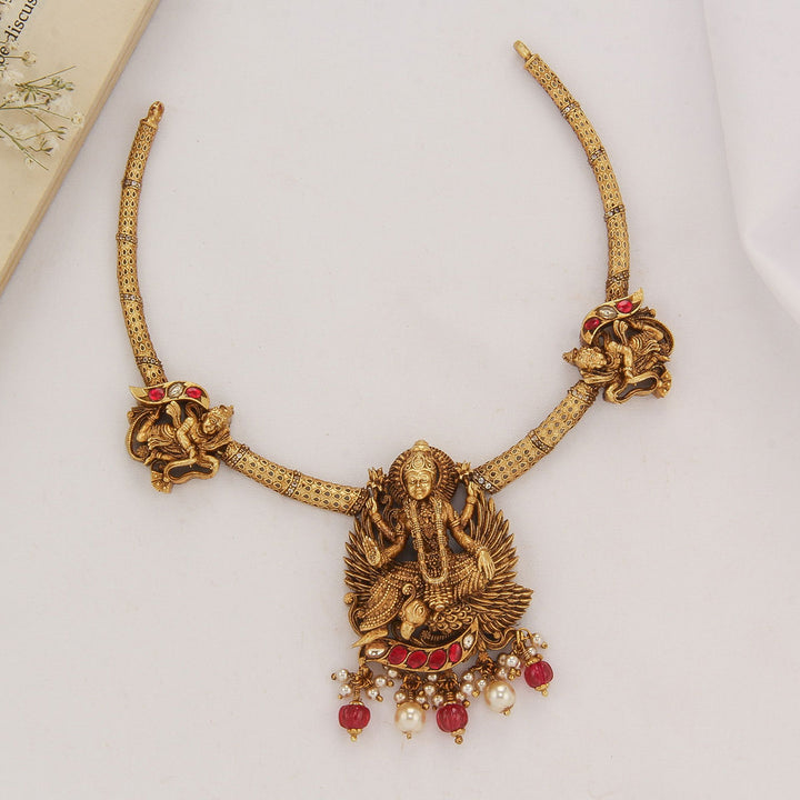 Divine Hasli Short Necklace
