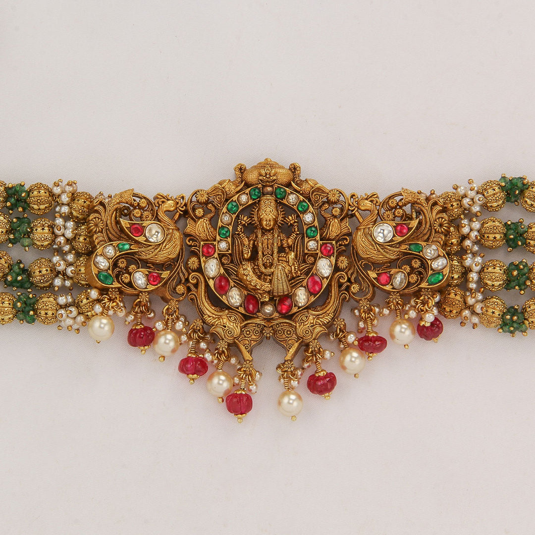 Smrithi Nagas Choker