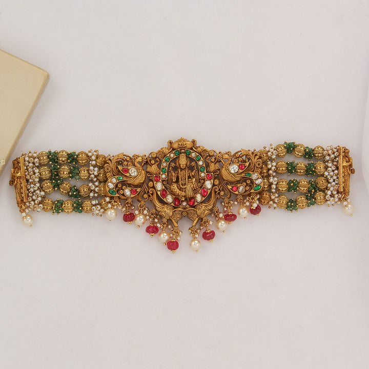 Smrithi Nagas Choker