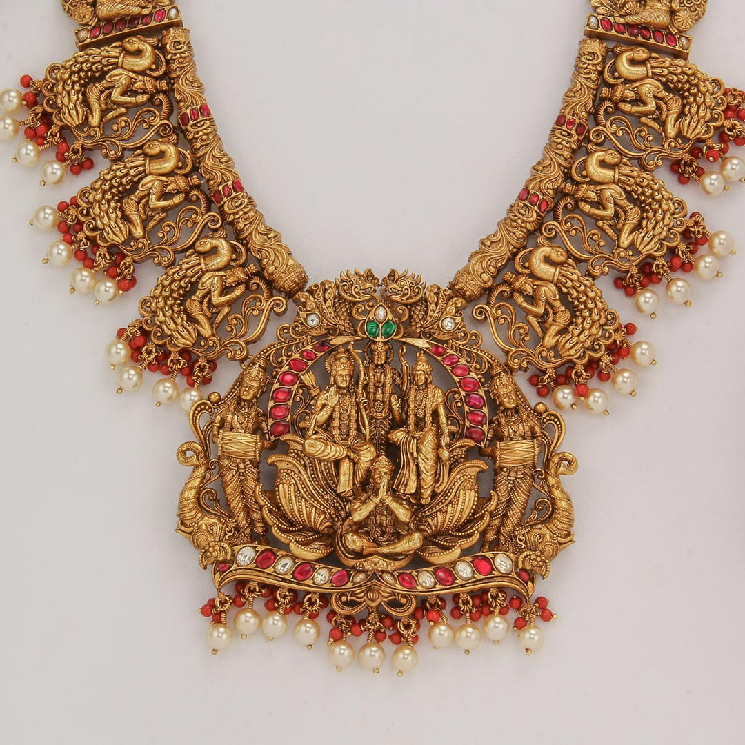 Grand Luxe Nagas Short Necklace