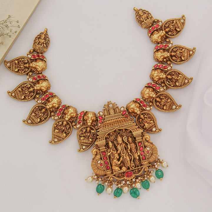 Stunning Look Nagas Short Necklace
