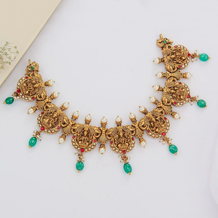 Elegant Nagas Short Necklace