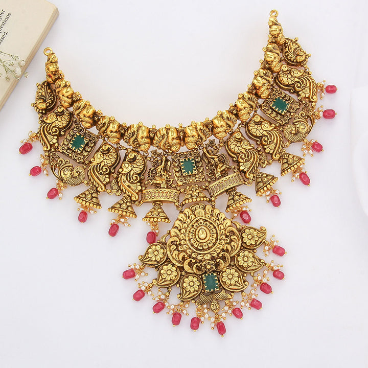 Aadhira Short Necklace
