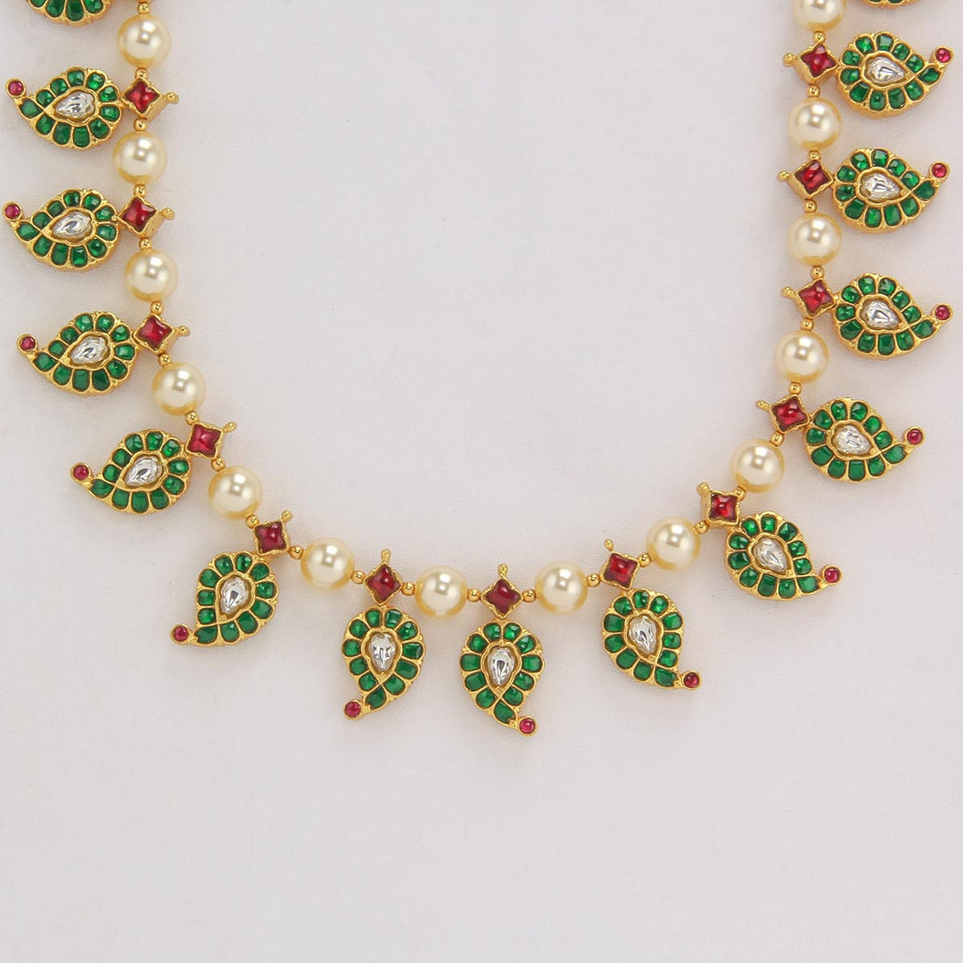 Alanozava Reversible Kundan Short Necklace