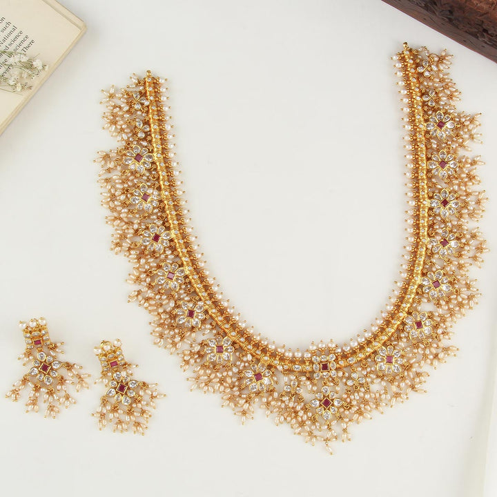 Arunika Guttapusalu Long Necklace Set
