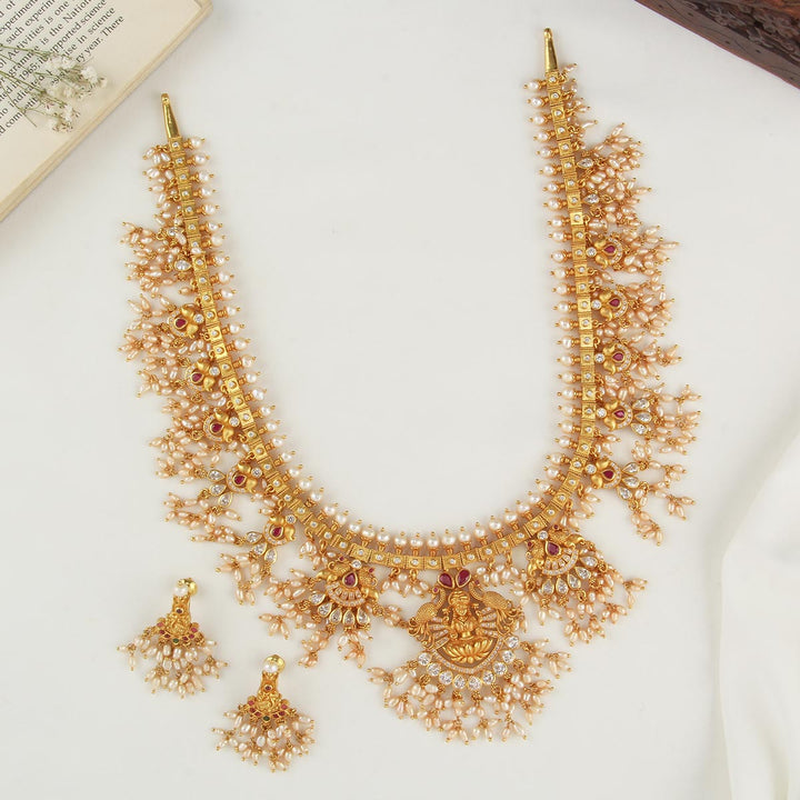 Kashvi Guttapusalu Long Necklace Set
