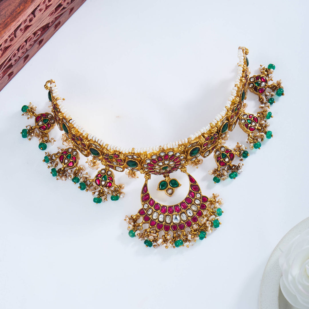 Saanvikha Kundan Choker