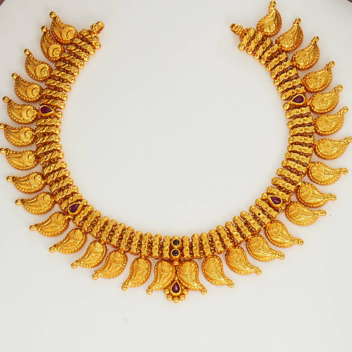 Sithika Short Necklace