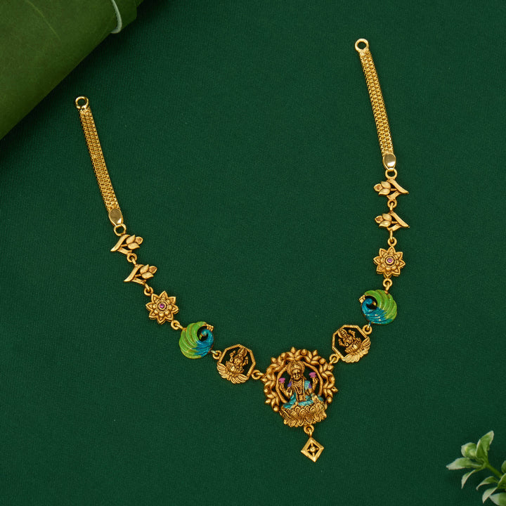 Elegant 3D Spl Short Necklace