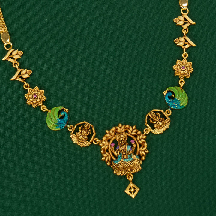 Elegant 3D Spl Short Necklace