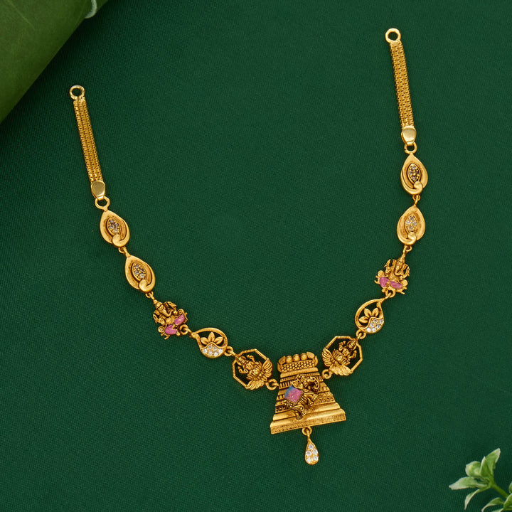 Stunning 3D Spl Short Necklace