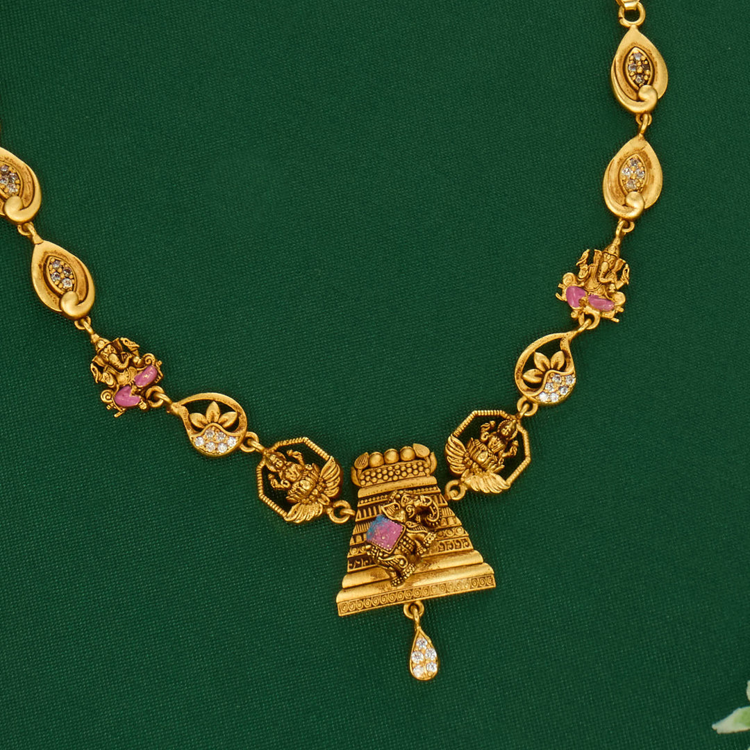 Stunning 3D Spl Short Necklace