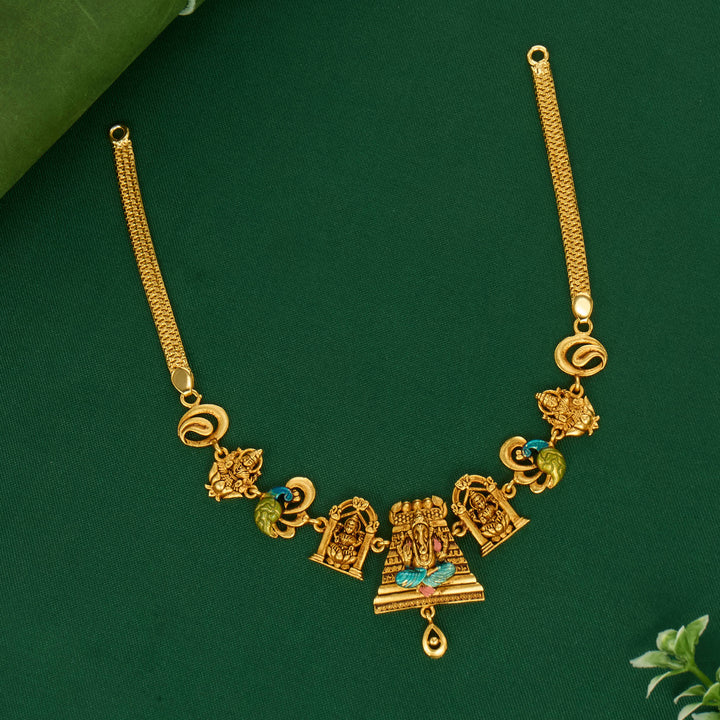 Fabulous 3D Spl Short Necklace