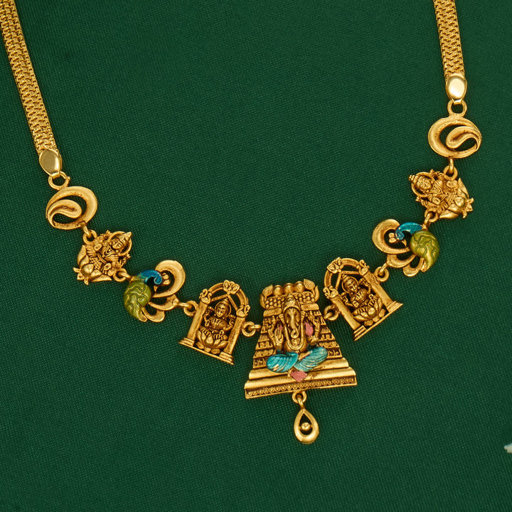 Fabulous 3D Spl Short Necklace