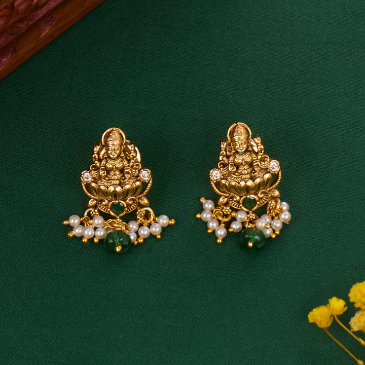 Attractive Nagas Short Necklace Set