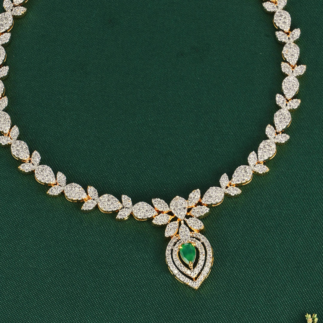 Vikasa Short Necklace Set