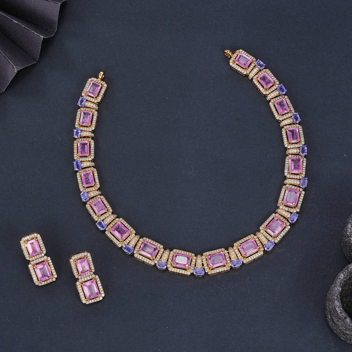Venisha Short Necklace Set