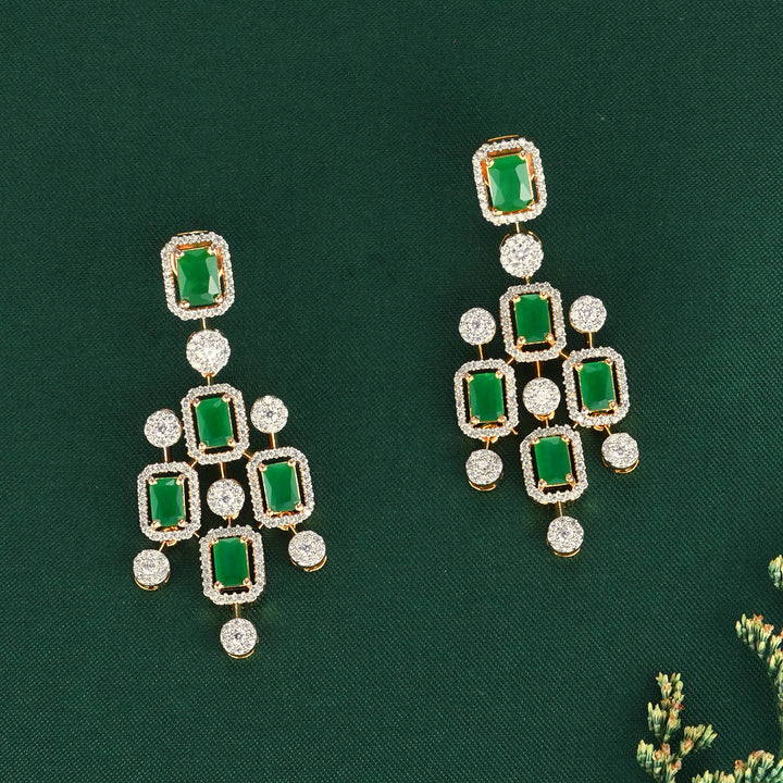 Luxurious Short Necklace Set