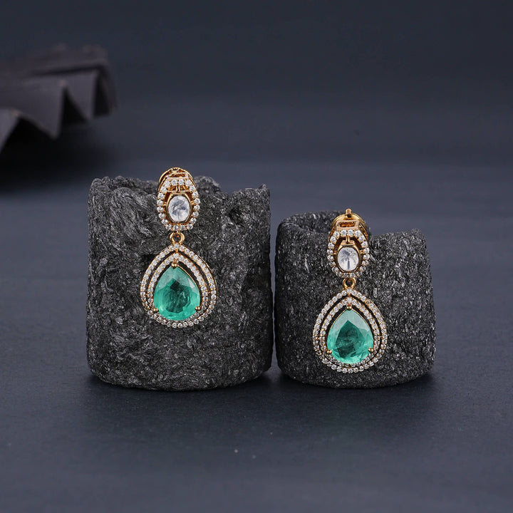 Trendy Glow Short Necklace Set