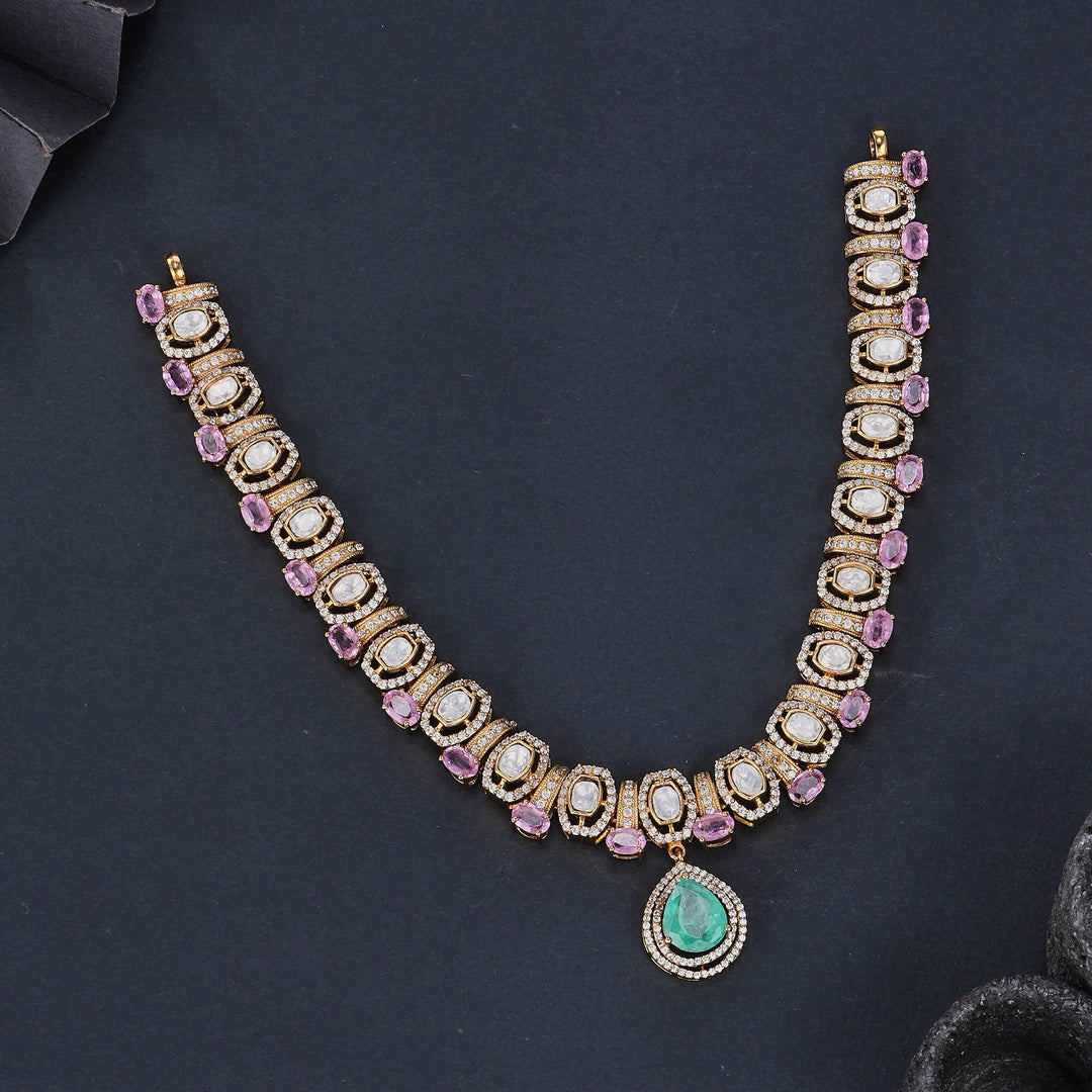 Trendy Glow Short Necklace Set