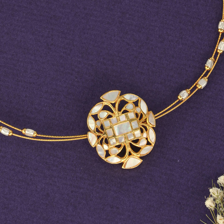 Pretty Look Short Necklace Set