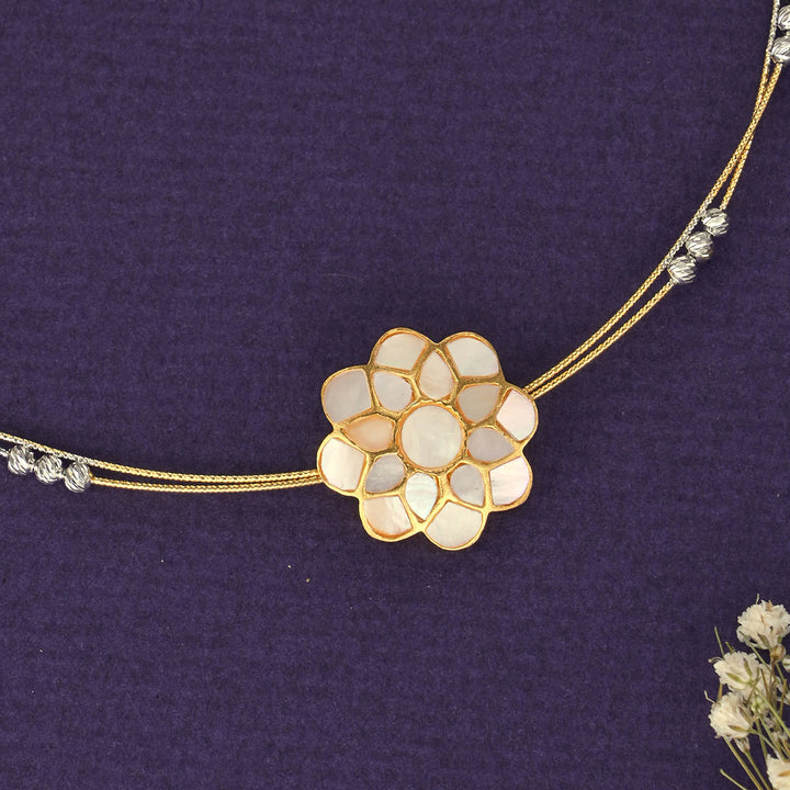 Alluring Short Necklace Set