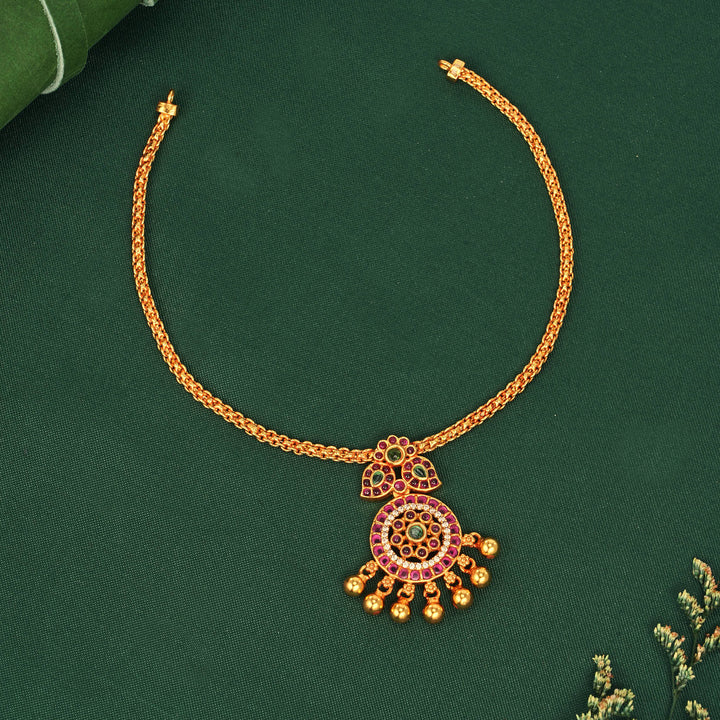 Yaanvika Stone Short Necklace