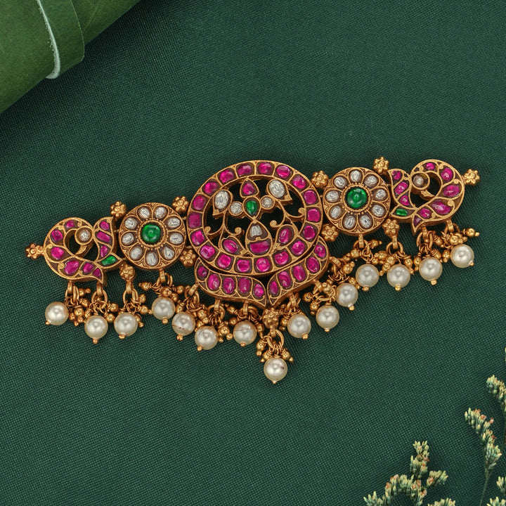 Vedhika Kundan Choker