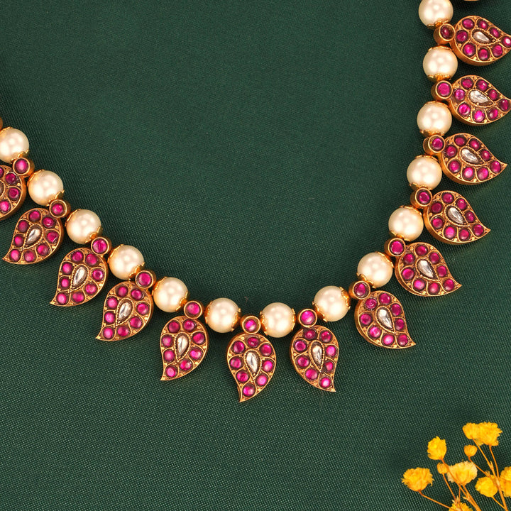Dhiksha Kundan Short Necklace