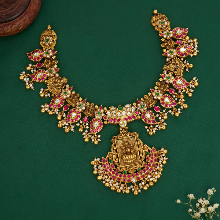 Grand Luxe Kundan Short Necklace