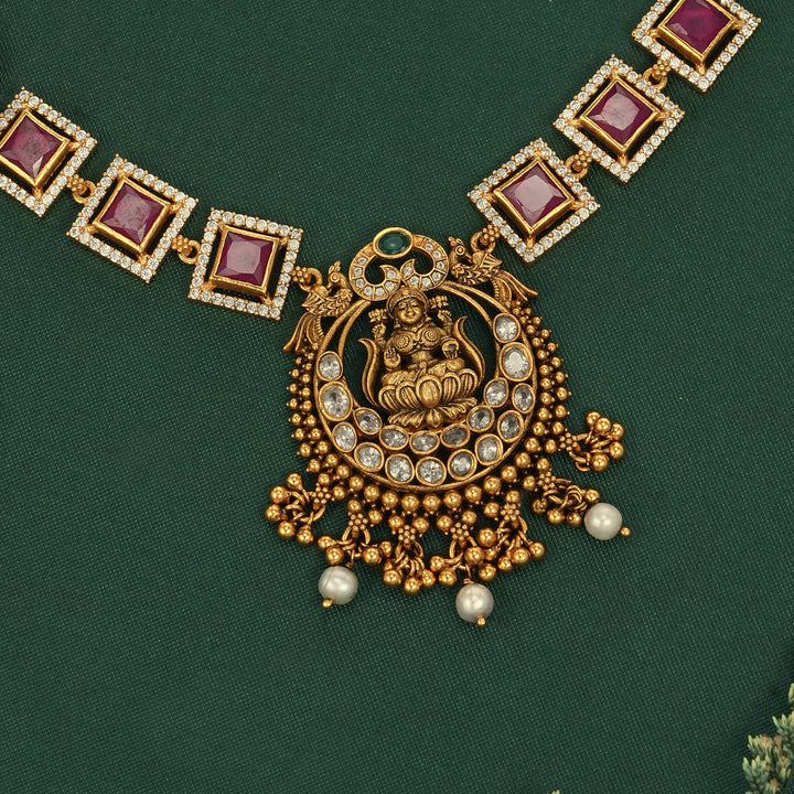 Eshvira Nagas Short Necklace