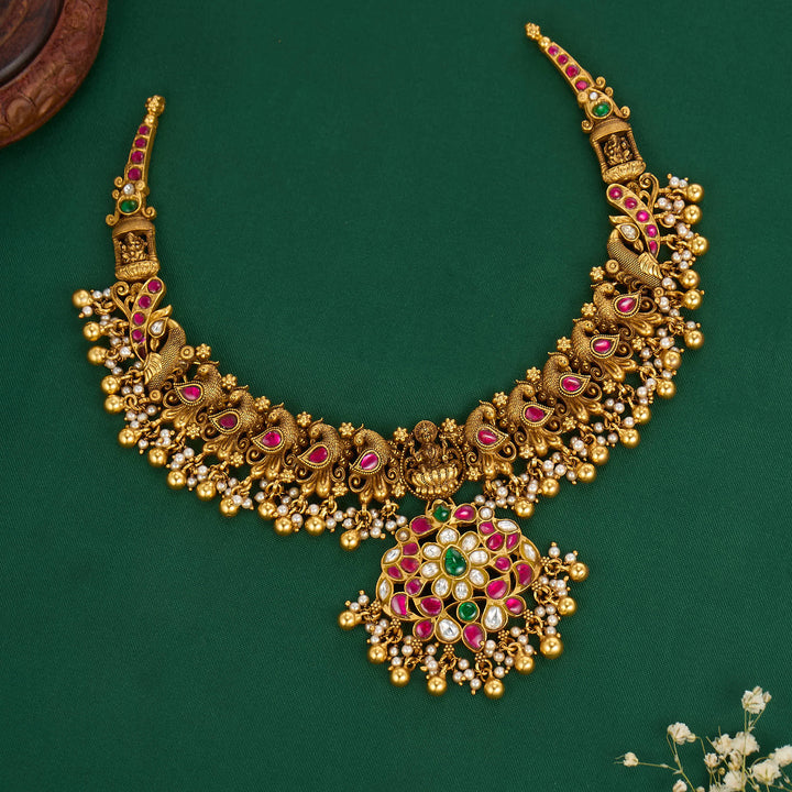 Sheshikha Kundan Short Necklace