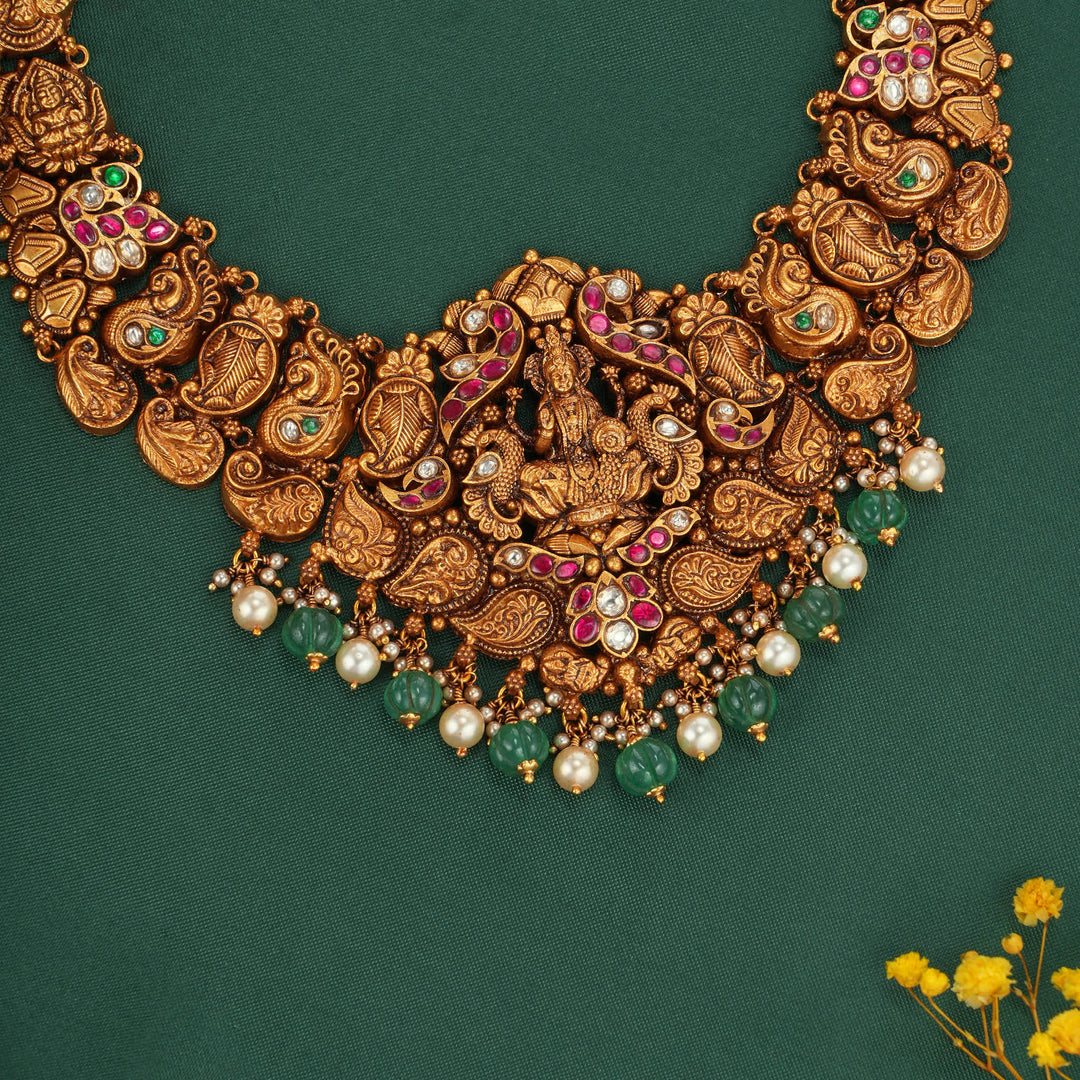 Mila 3D Spl Short Necklace