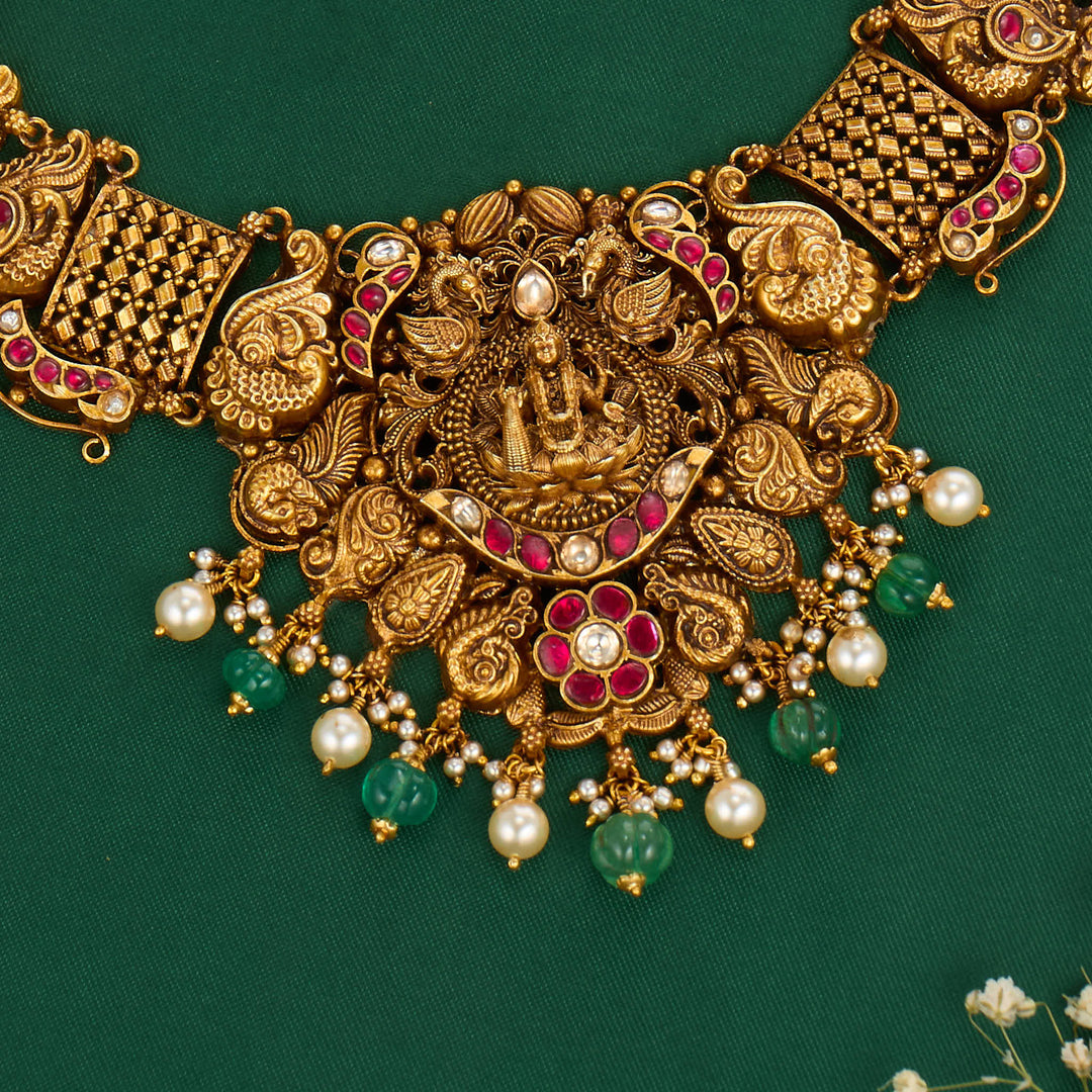 Gorgeous Nagas Short Necklace