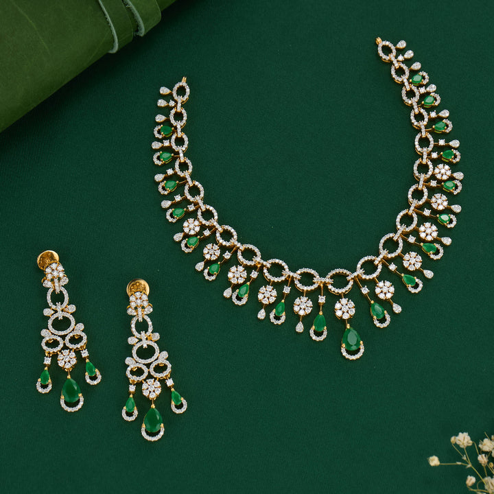 Mesmerizing Short Necklace Set