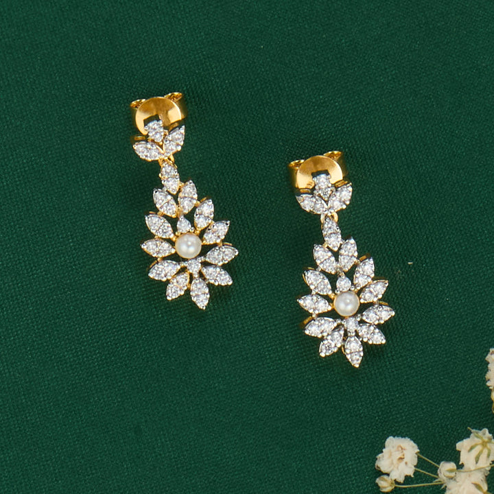 Pretty Look Short Necklace Set