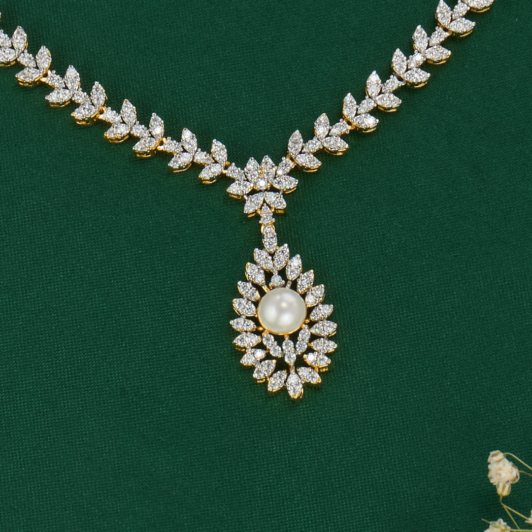 Pretty Look Short Necklace Set