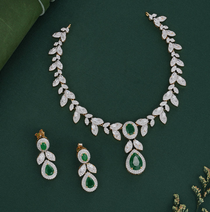 Kavisha Short Necklace Set