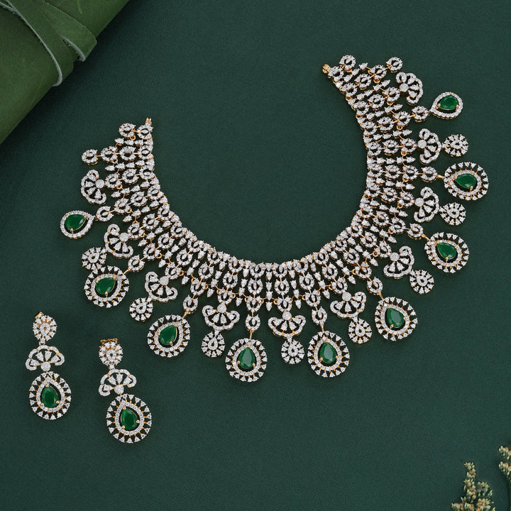 Inaisha Short Necklace Set
