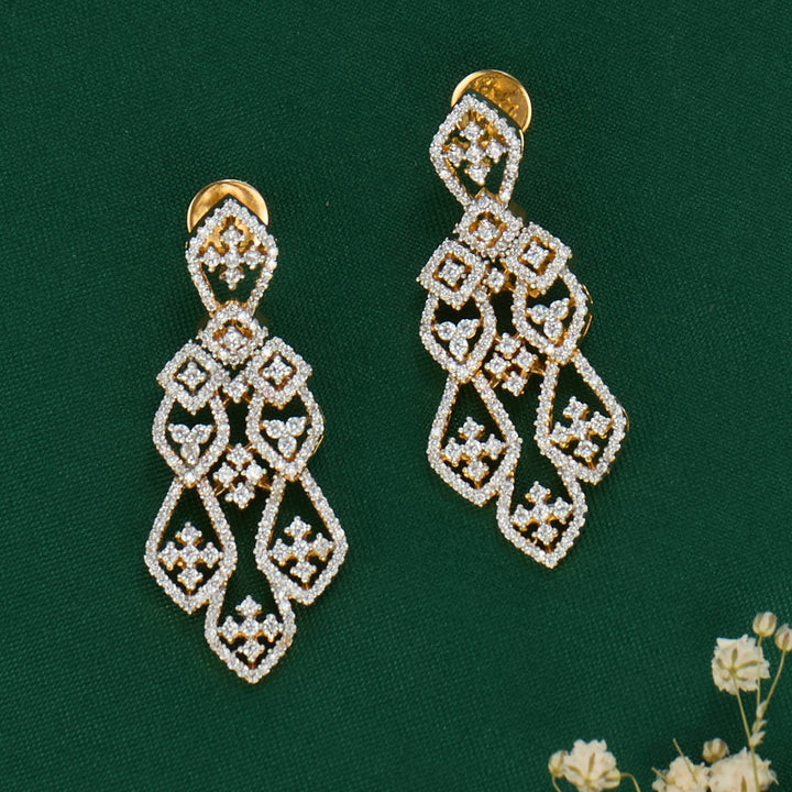 Stylish Avikam Short Necklace Set