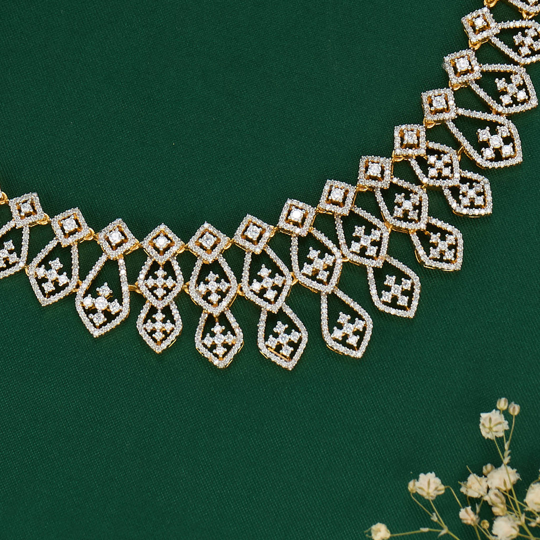 Stylish Avikam Short Necklace Set